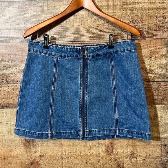 Altar'd State Dresses & Skirts - 🎉🎉Altar’d State Monana Denim Mini Skirt size Medium Preppy Classic Zippered